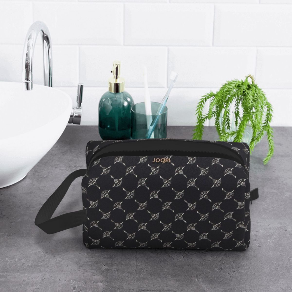 Custom J-joops Patten Toiletry - J Beauty Makeup review and price